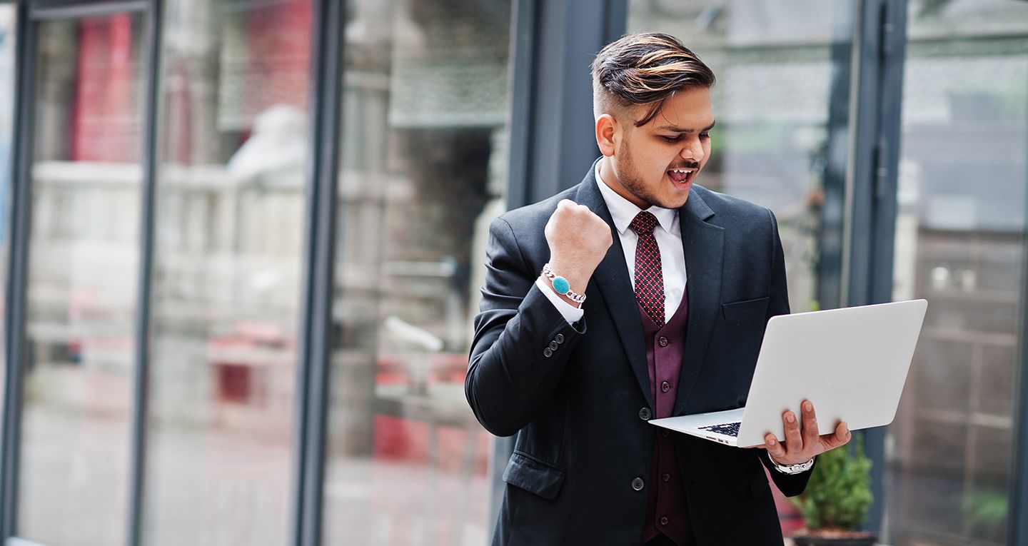 What role does a loan settlement agency play in debt settlement?